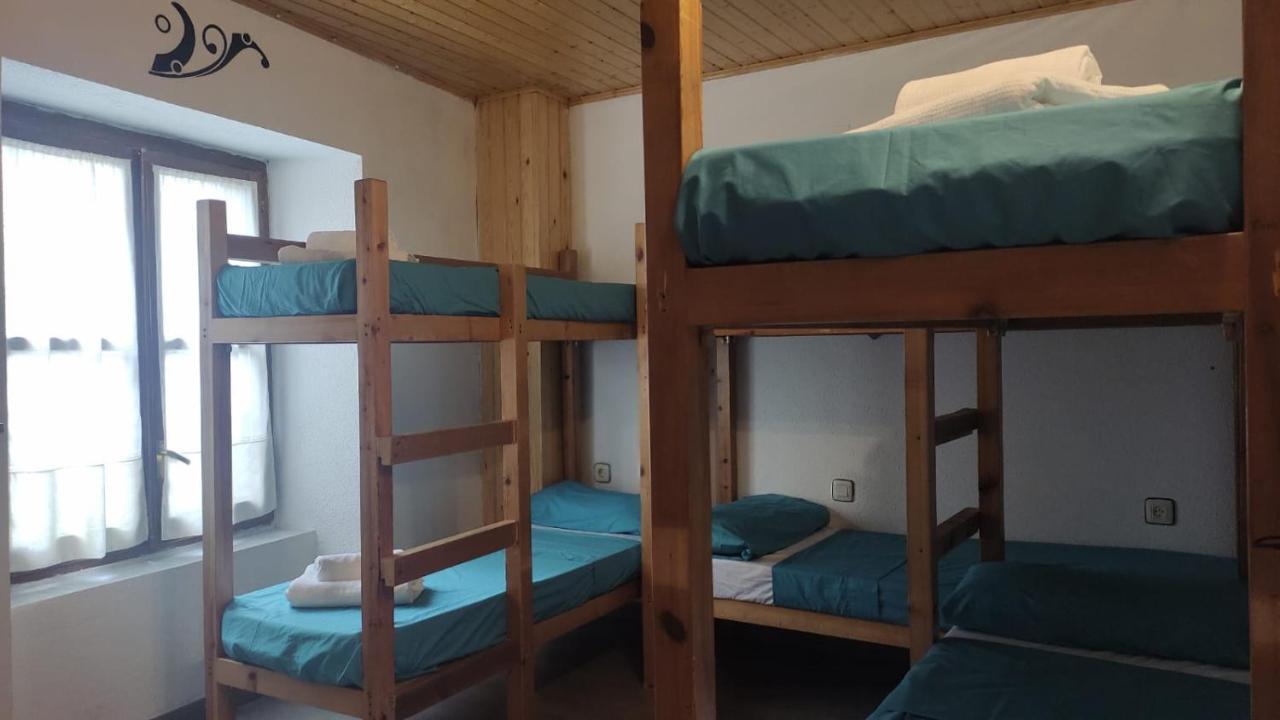 Cama Hab Compartida - Albergue Triton Villanúa Eksteriør billede